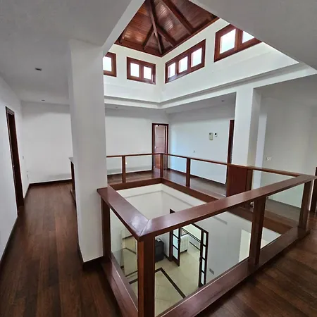 Anahera Вилла Терор