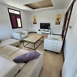 Vila Anahera Teror